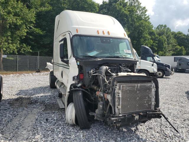  Salvage Freightliner Cascadia 1