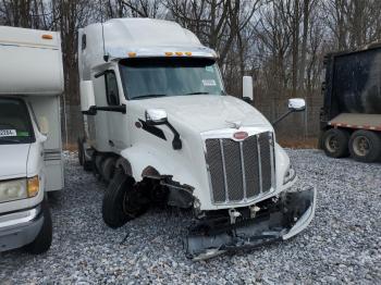  Salvage Peterbilt 579