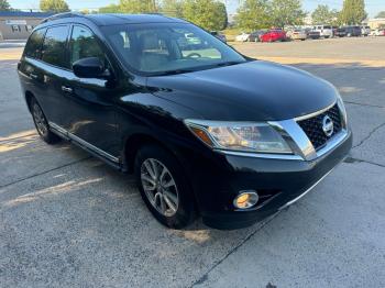  Salvage Nissan Pathfinder