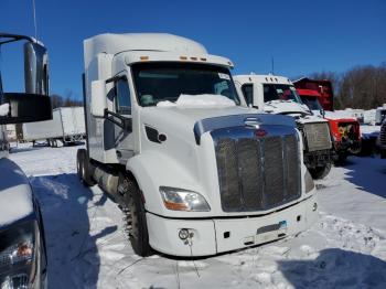  Salvage Peterbilt 579