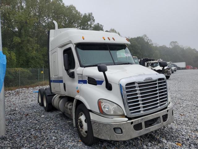  Salvage Freightliner Cascadia 1