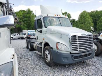  Salvage Freightliner Cascadia 1