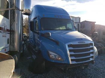  Salvage Freightliner Cascadia 1