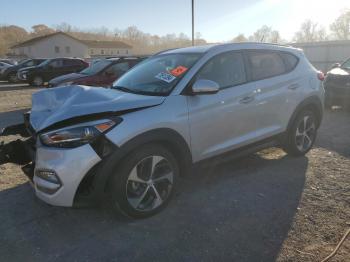  Salvage Hyundai TUCSON