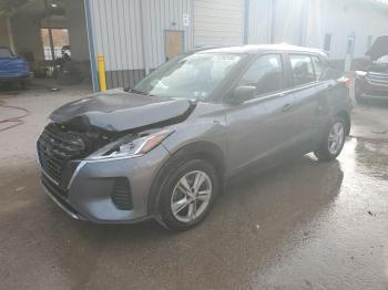  Salvage Nissan Kicks