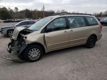  Salvage Toyota Sienna