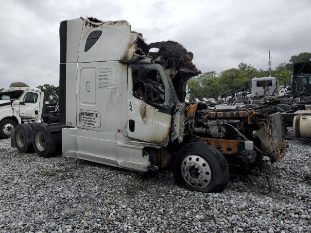  Salvage Freightliner Cascadia 1