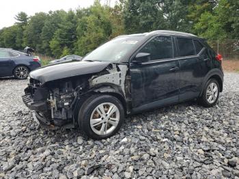  Salvage Nissan Kicks