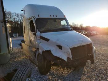  Salvage Freightliner Cascadia 1