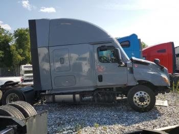  Salvage Freightliner Cascadia 1