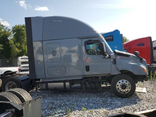  Salvage Freightliner Cascadia 1