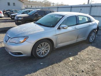  Salvage Chrysler 200