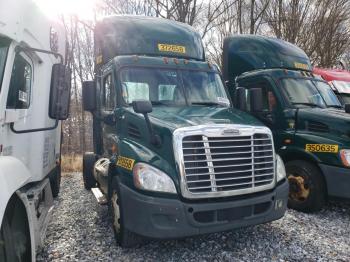  Salvage Freightliner Cascadia 1