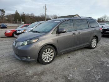  Salvage Toyota Sienna