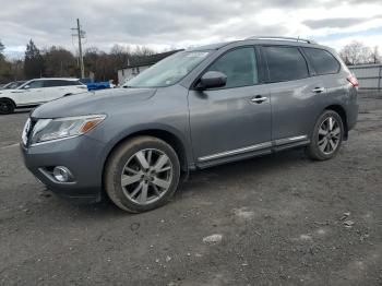  Salvage Nissan Pathfinder