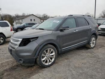  Salvage Ford Explorer