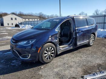  Salvage Chrysler Pacifica