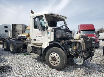  Salvage Volvo Vn