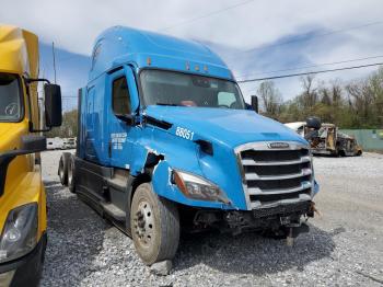  Salvage Freightliner Cascadia 1