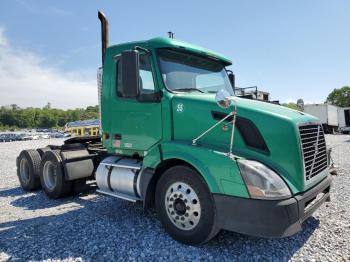  Salvage Volvo Vn