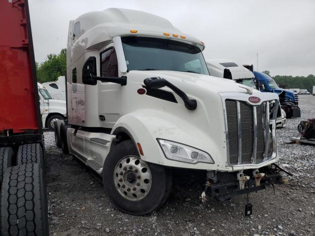  Salvage Peterbilt 579