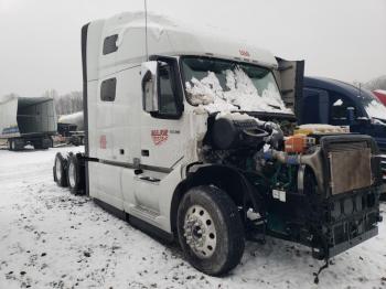  Salvage Volvo Vn