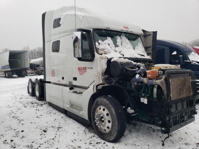  Salvage Volvo Vn