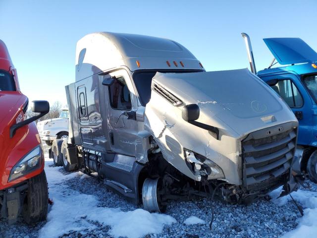  Salvage Freightliner Cascadia 1