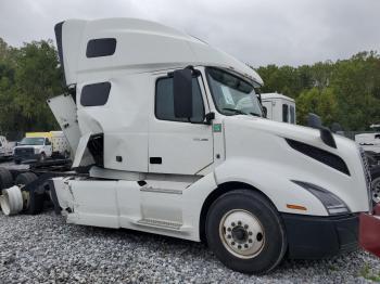  Salvage Volvo Vn