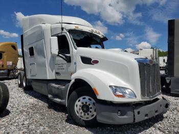  Salvage Peterbilt 579