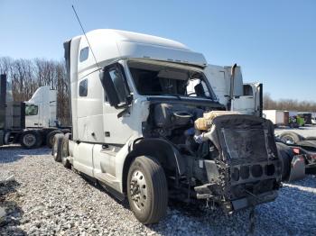  Salvage Volvo Vnl