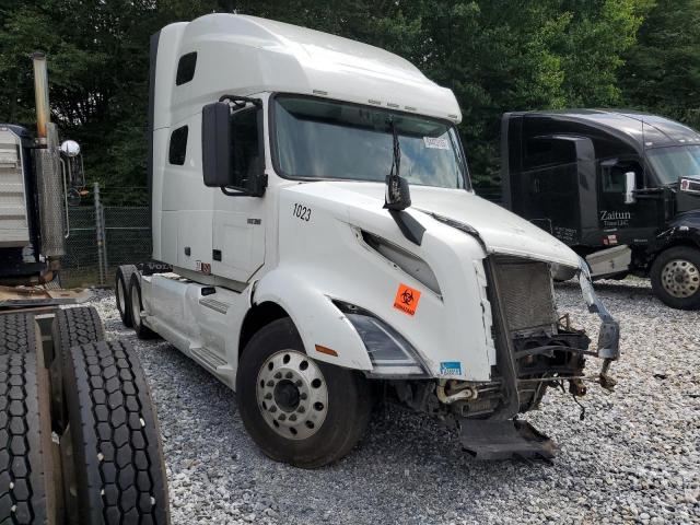  Salvage Volvo Vnl