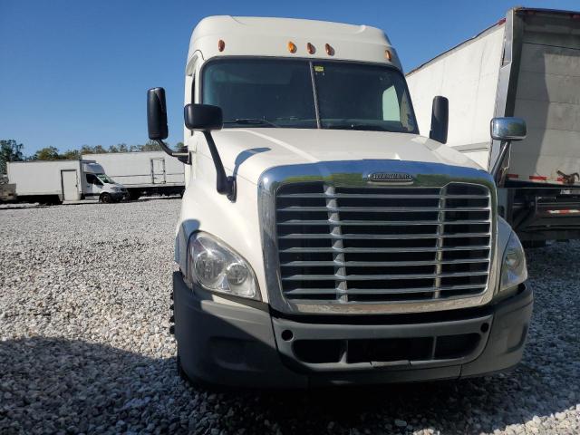  Salvage Freightliner Cascadia 1