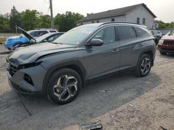  Salvage Hyundai TUCSON