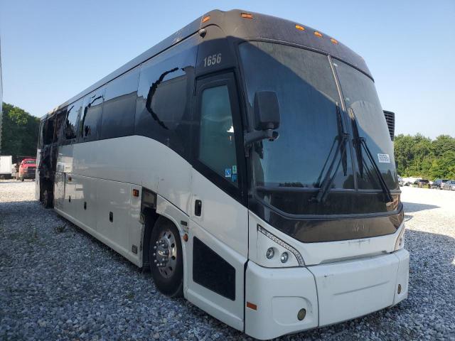  Salvage Motor Coach Industri Bus