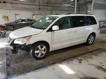  Salvage Volkswagen Routan