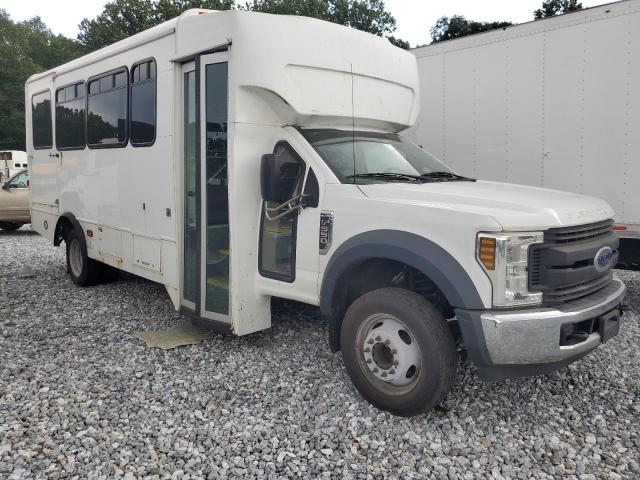 Ford F-550 Super Duty Image 2