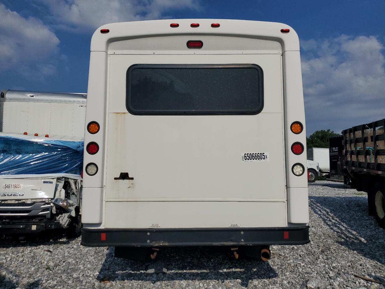 Ford F-550 Super Duty Image 5