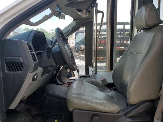 Ford F-550 Super Duty Image 10