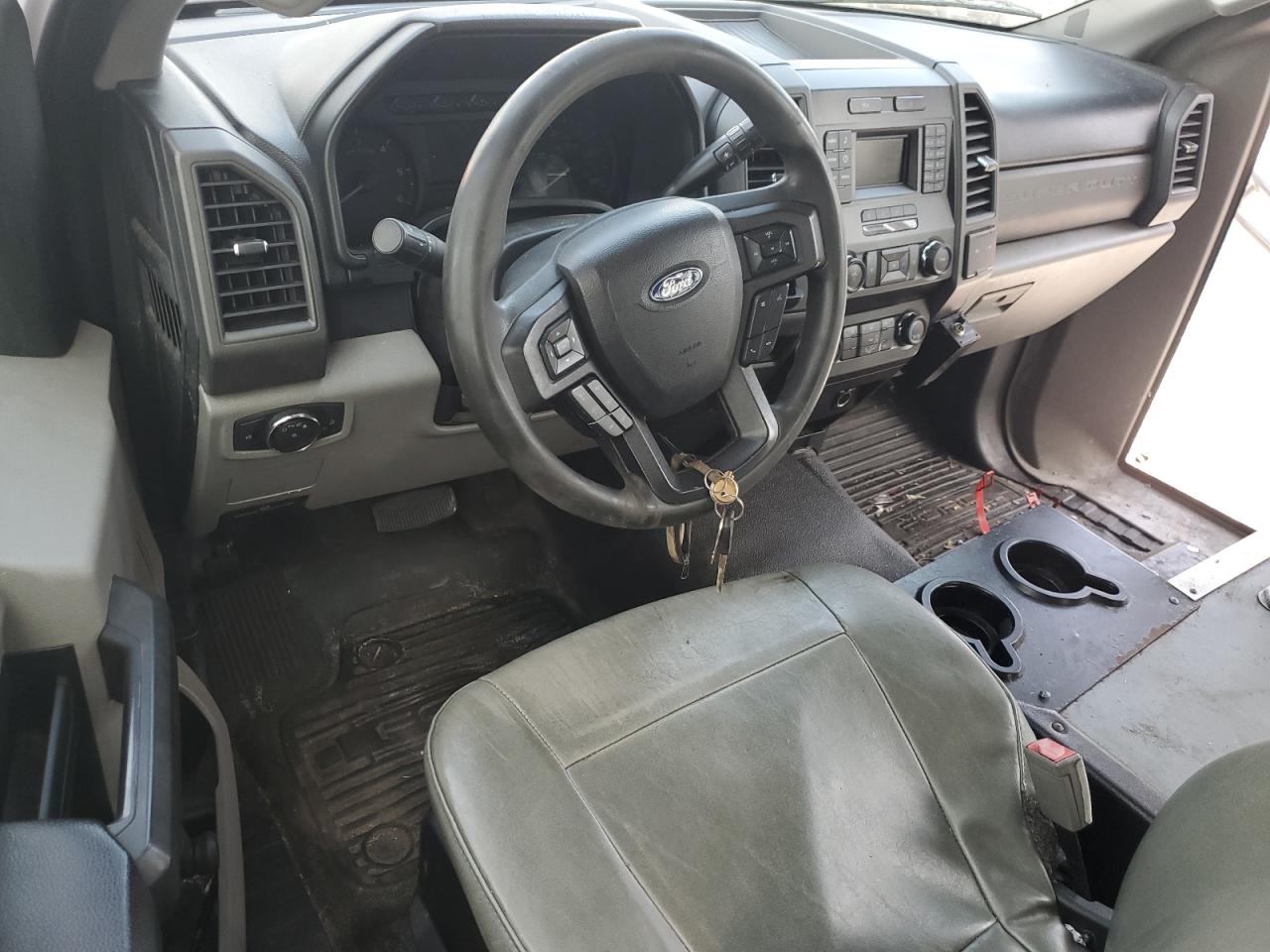 Ford F-550 Super Duty Image 6