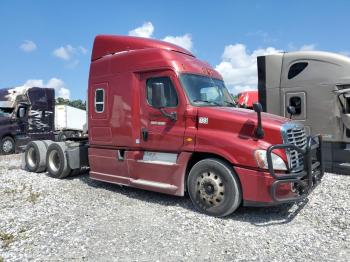  Salvage Freightliner Cascadia 1