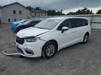  Salvage Chrysler Pacifica