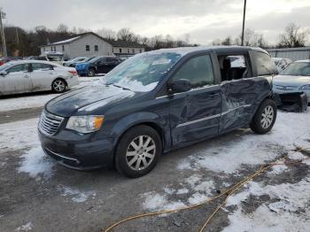  Salvage Chrysler Minivan