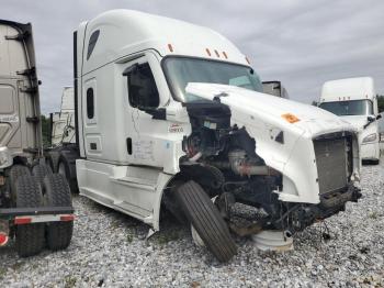  Salvage Freightliner Cascadia 1
