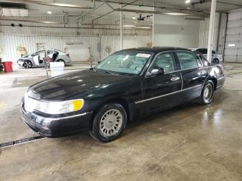  Salvage Lincoln Towncar