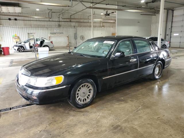  Salvage Lincoln Towncar