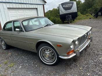  Salvage Jaguar Xj6