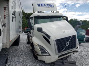  Salvage Volvo Vnr
