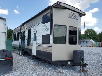  Salvage Salem Travel Tra