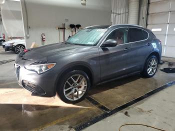  Salvage Alfa Romeo Stelvio